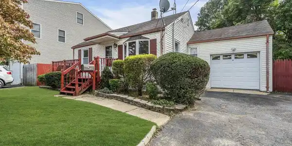 72 Pear Street