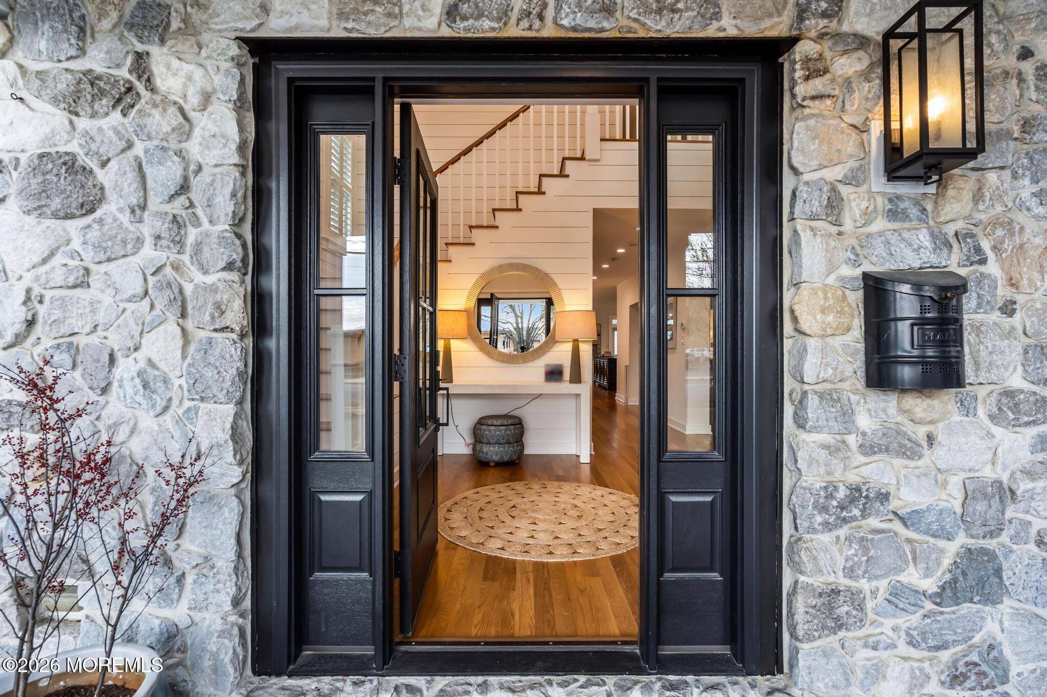 Image 1: 16-web-or-mls-DSC04938