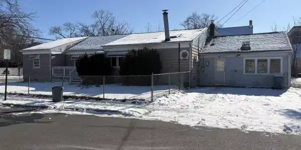 54 Manning Place