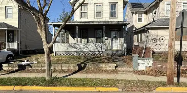 24 Leighton Avenue
