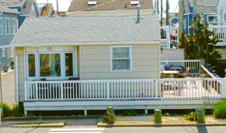 125 W Tide Way