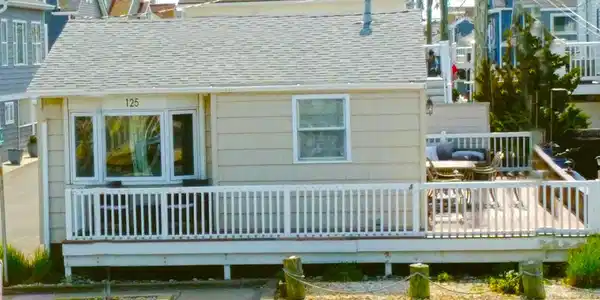125 W Tide Way