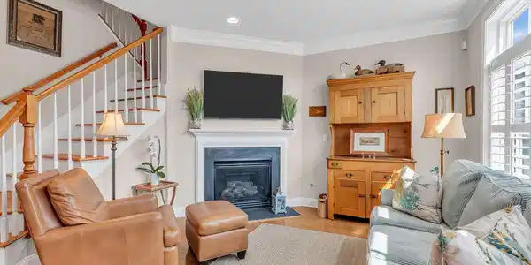7 St James Place Unit 4