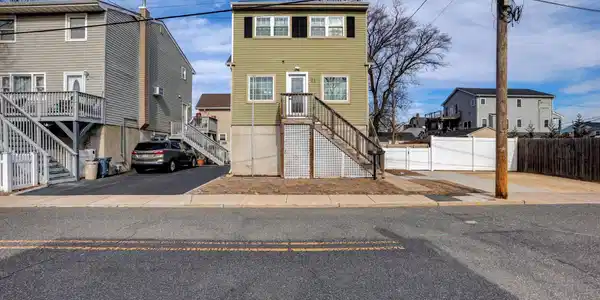 21 E Shore Street