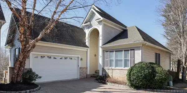 41 Erin Court