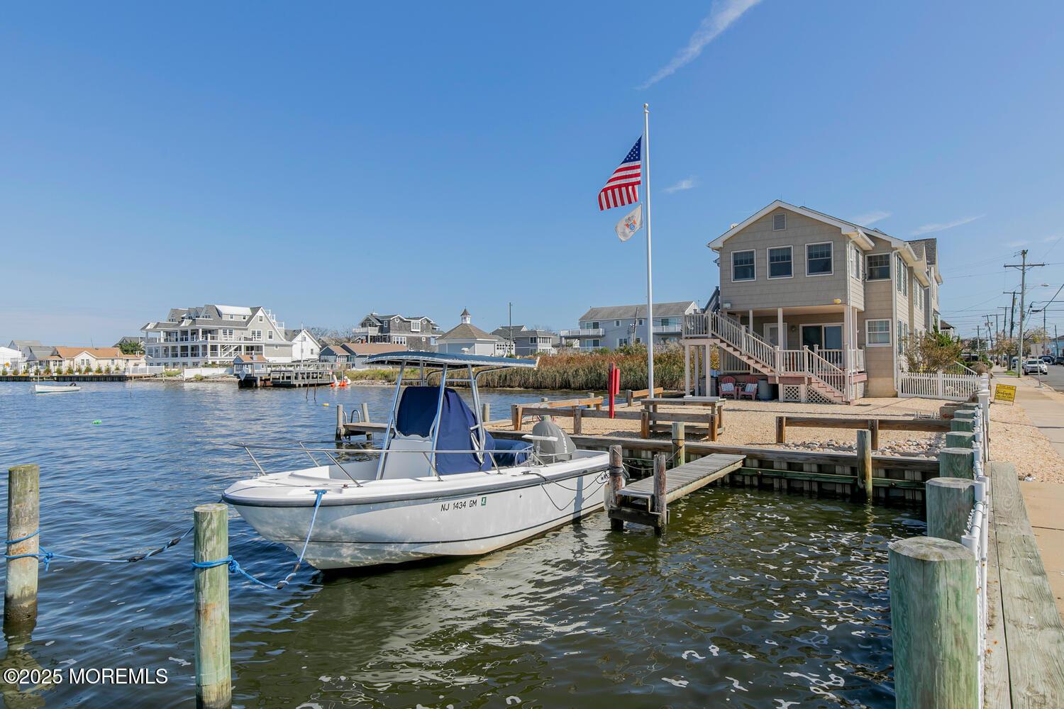 Image 4: Park Your Boat.