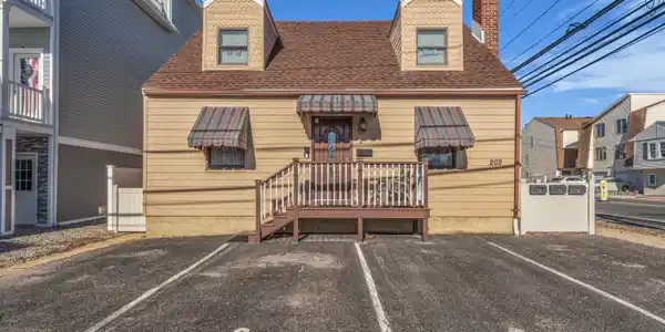 202 Fremont Avenue Unit A1