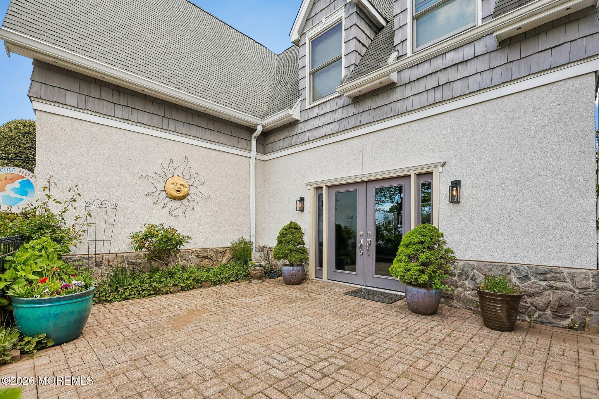 Image 3: 3-web-or-mls-_0250877