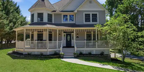 41 Sears Avenue
