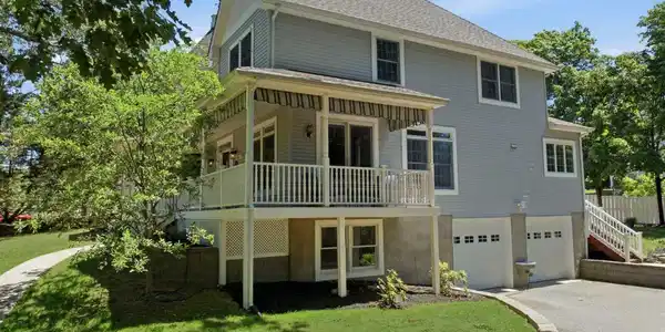 Image 4: Side View