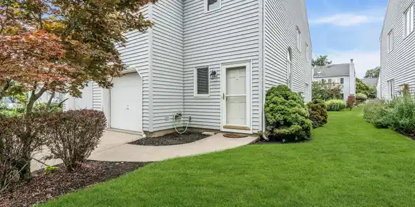 Image 2: 40-web-or-mls-DSC07137-1