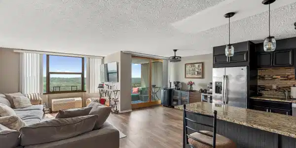 Image 3: Open Living Space