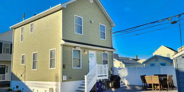 24 Barnegat Way