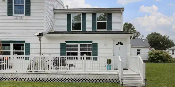 83 Bayside Parkway