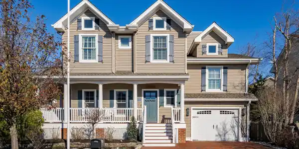 11 W Muriel Avenue