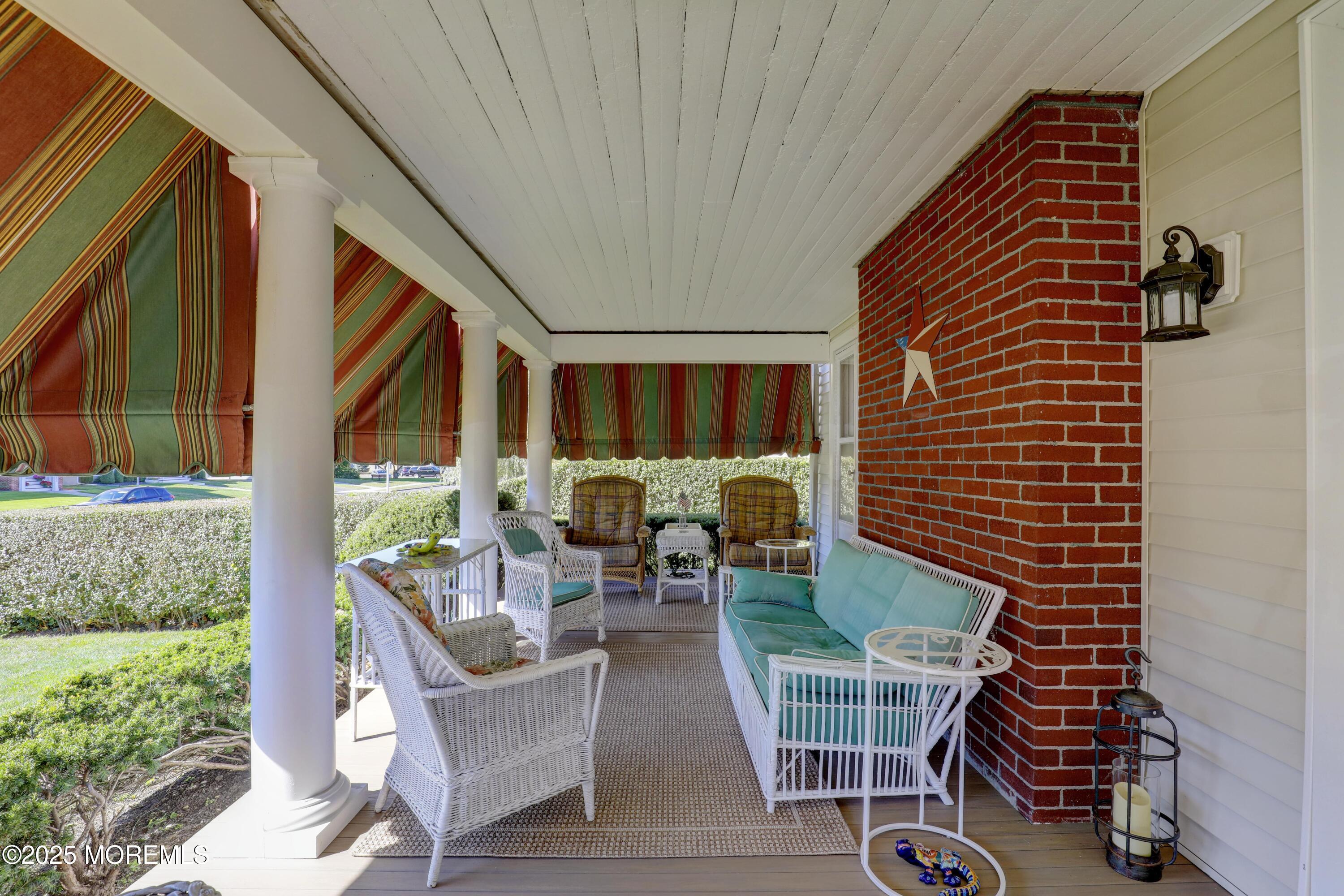 Image 4: 12-Front Porch-min