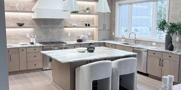 Image 3: kitchen