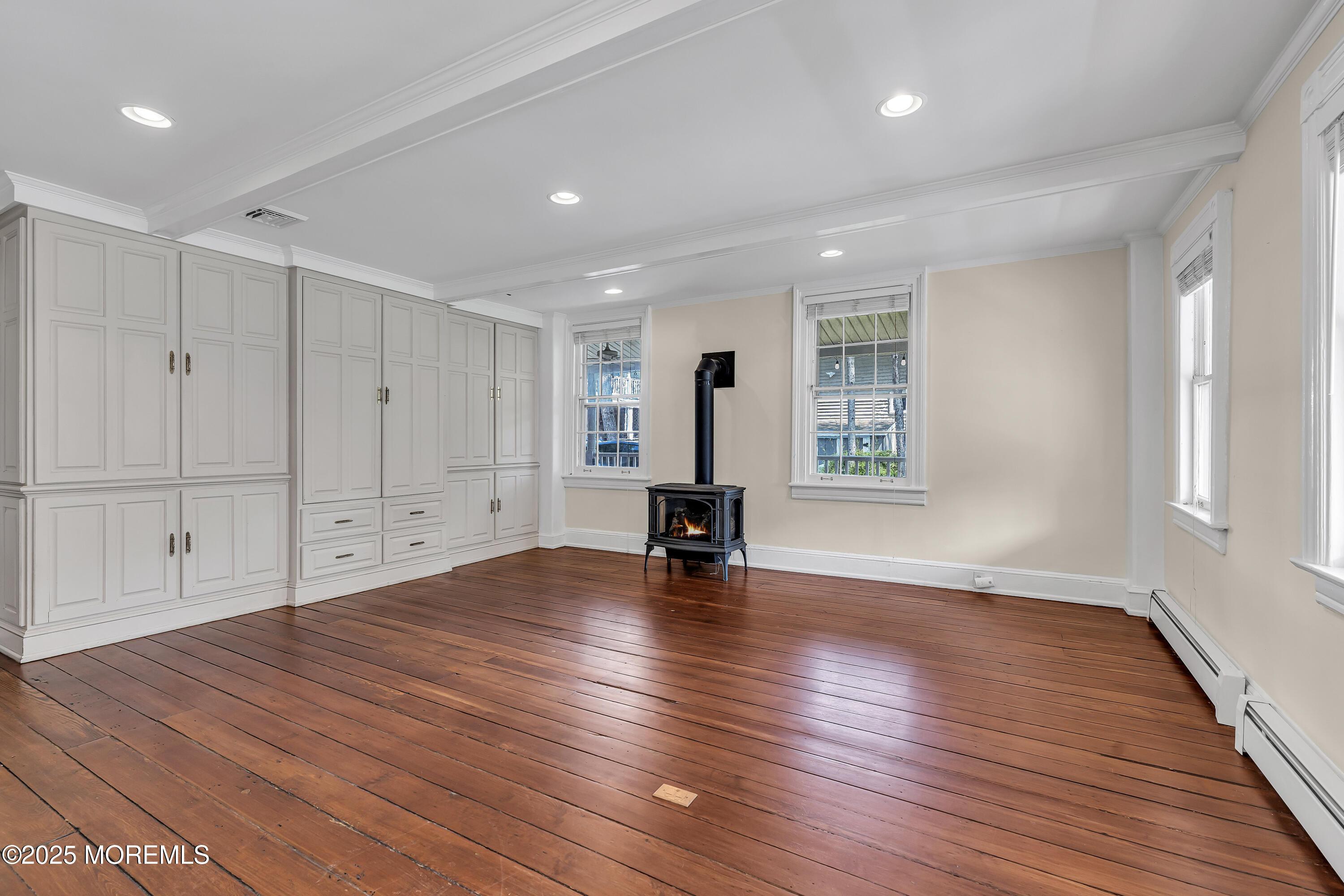 Image 2: Living Room
