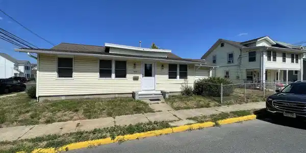 1800-1802 Pine Terrace