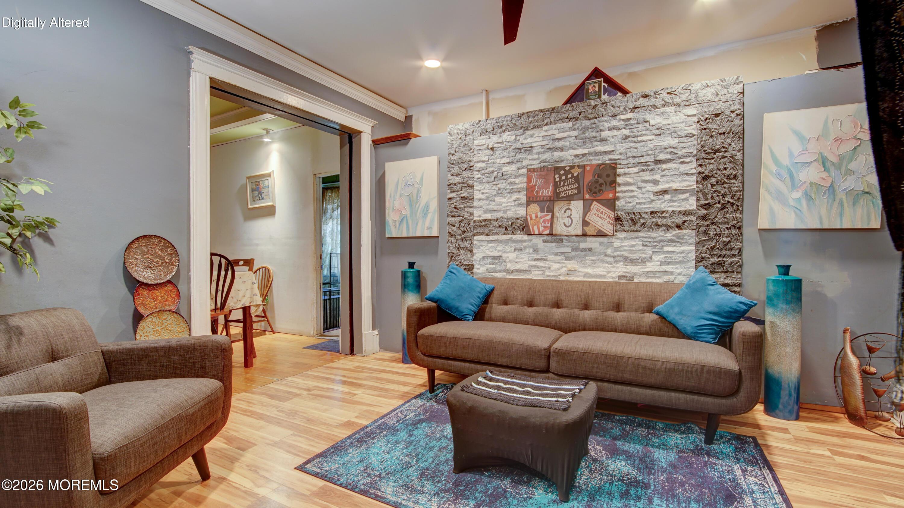 Image 3: Living Room
