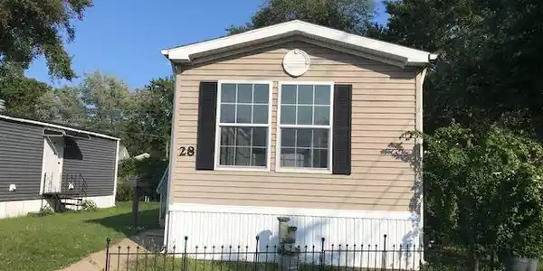 28 Locust Grove