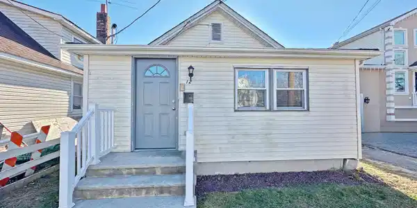 12 Lohsen Avenue