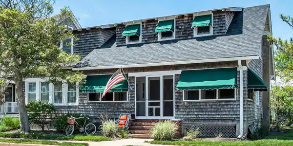 400 W Lake Avenue