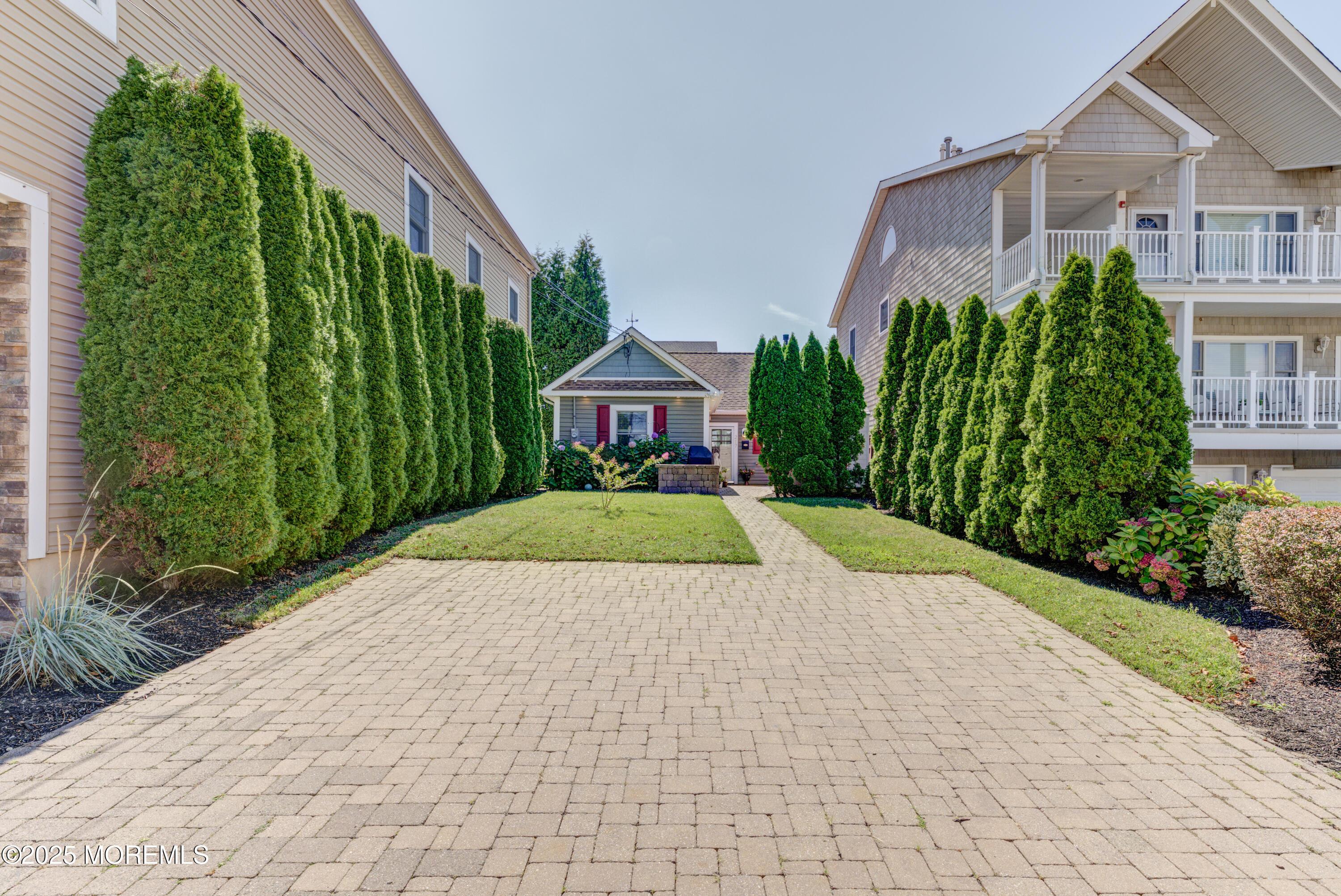 Image 1: 217 Newark Ave (1 of 30)