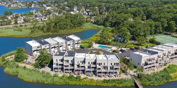 57 Bridgewaters Drive Unit 18