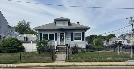 225 Carr Avenue