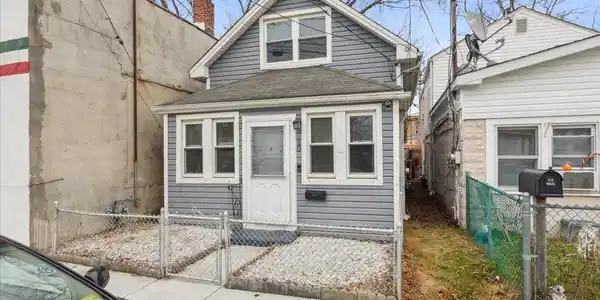 10 Randall Place