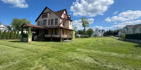 244 N Lincoln Avenue