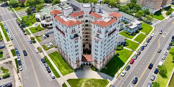 400 Deal Lake Drive Unit 3J