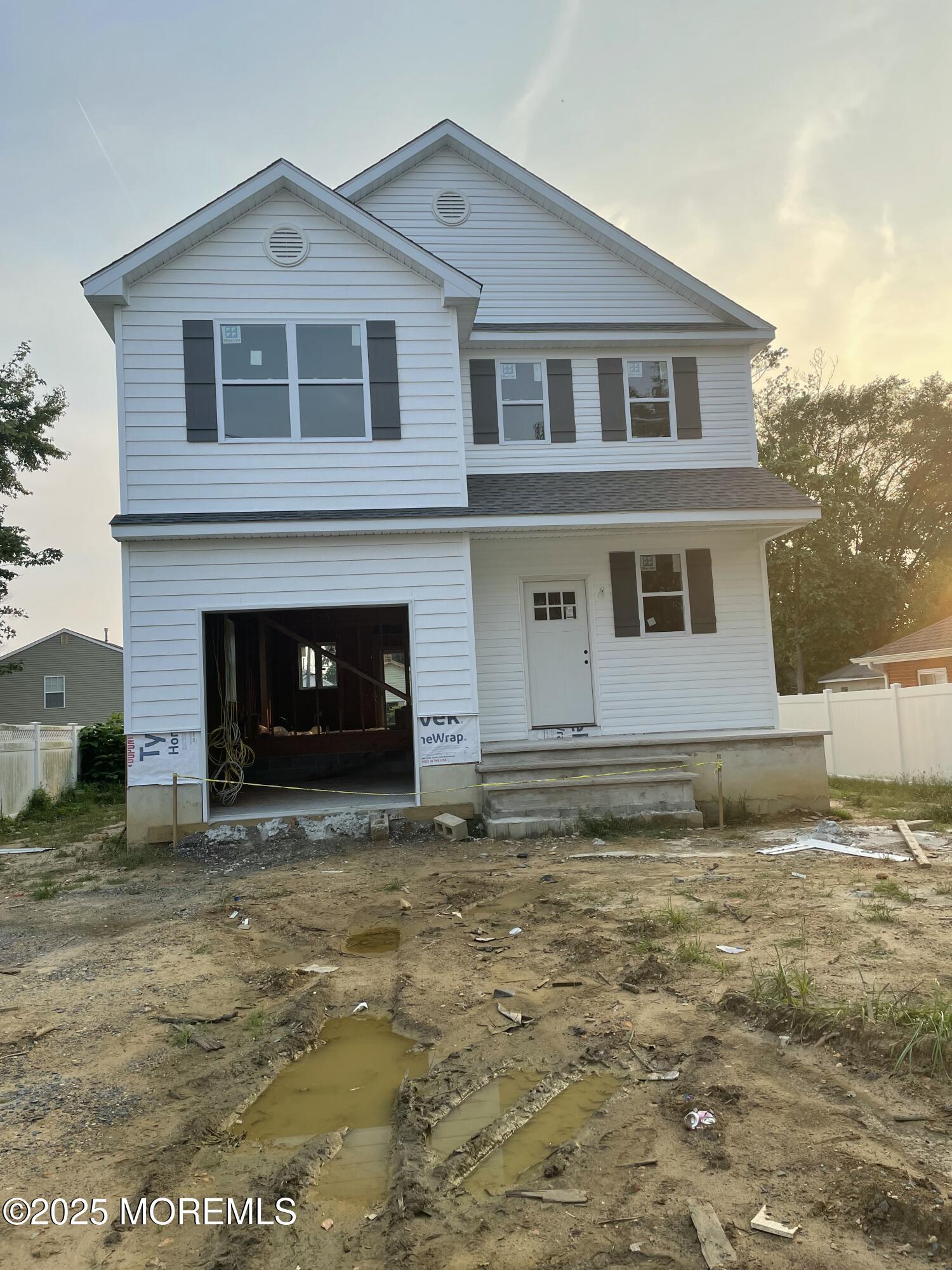 Image 3: 910 Malden front