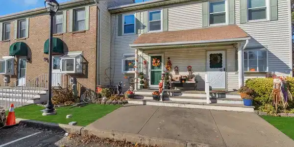 14 Gull Way