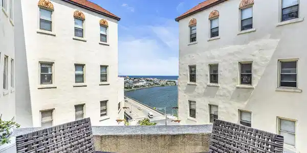 400 Deal Lake Drive Unit 8F
