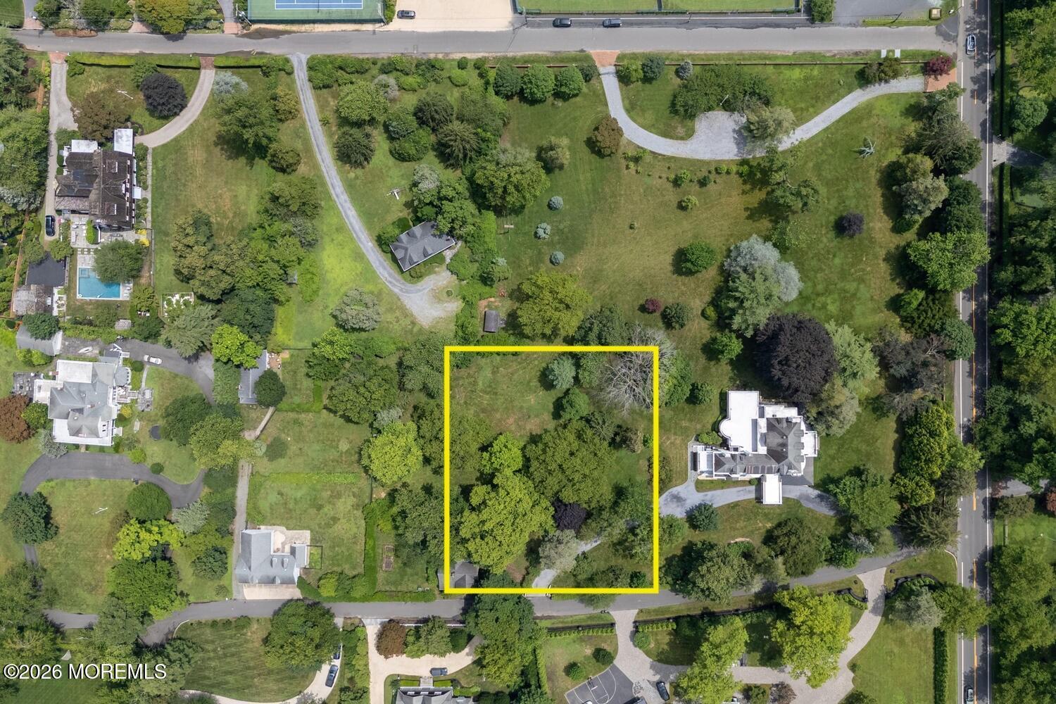 Image 2: belknap lot main photo