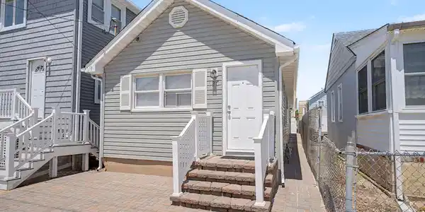 120 Blaine Avenue