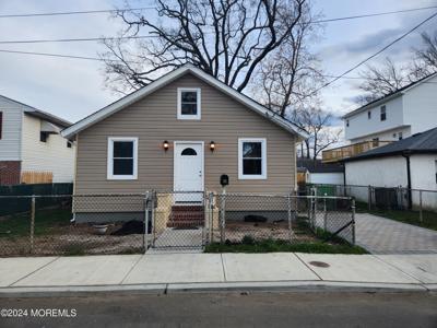 90 Lawrence Avenue