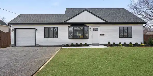 10 Cedar Avenue