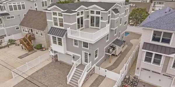 10 W Kirkland Avenue