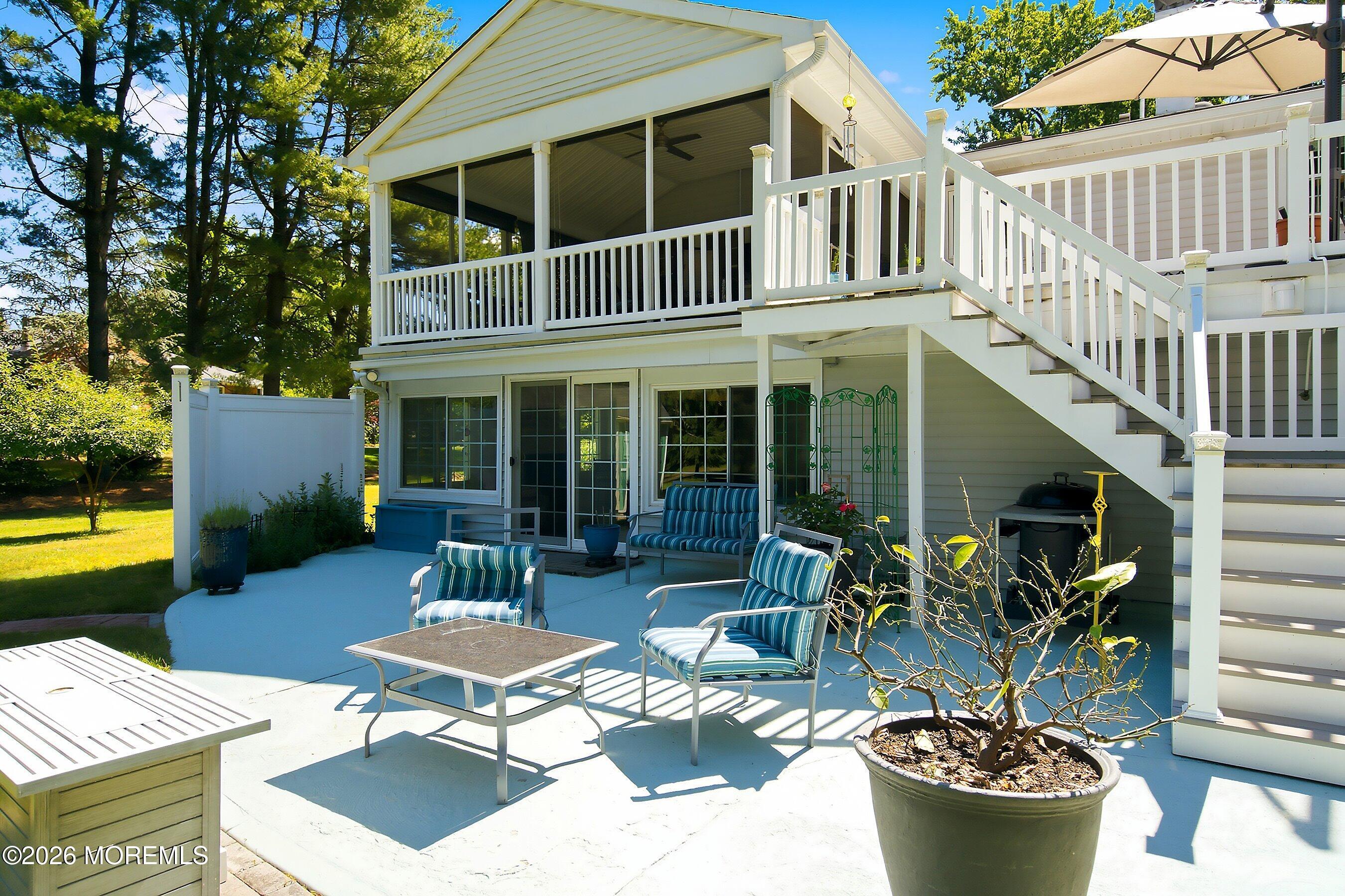 Image 3: 43-Patio 1B