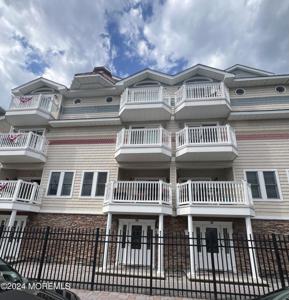 21 Blaine Avenue Unit 20