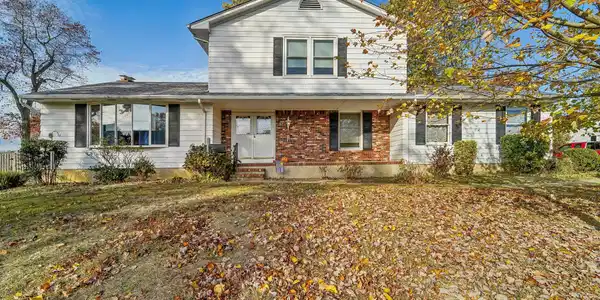 51 Iroquois Avenue