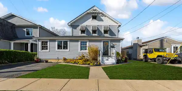 819 Rue Avenue