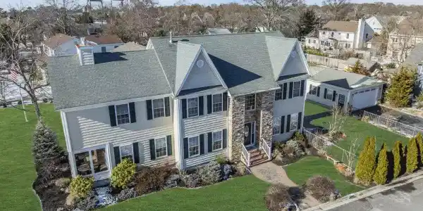 717 Mount Place