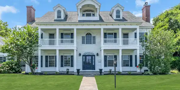 221 Howell Avenue