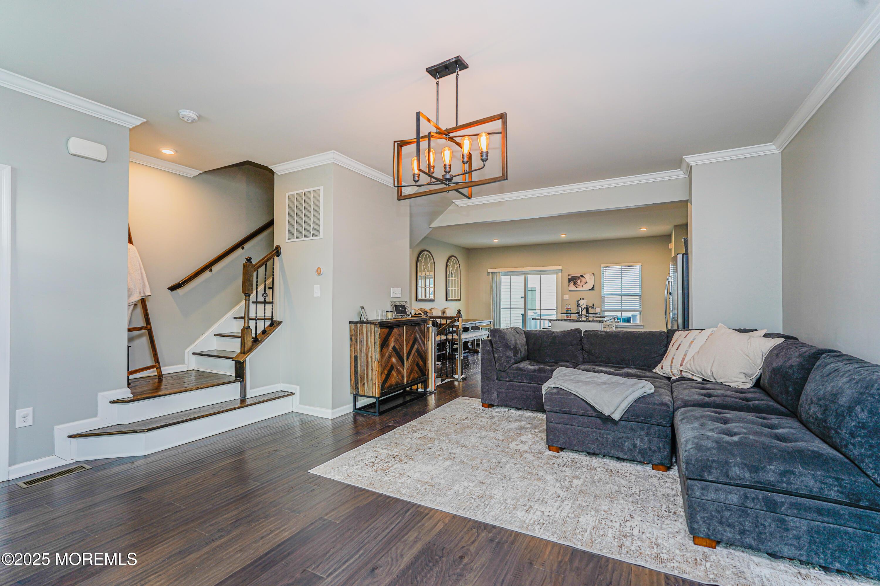 Image 4: Family Room