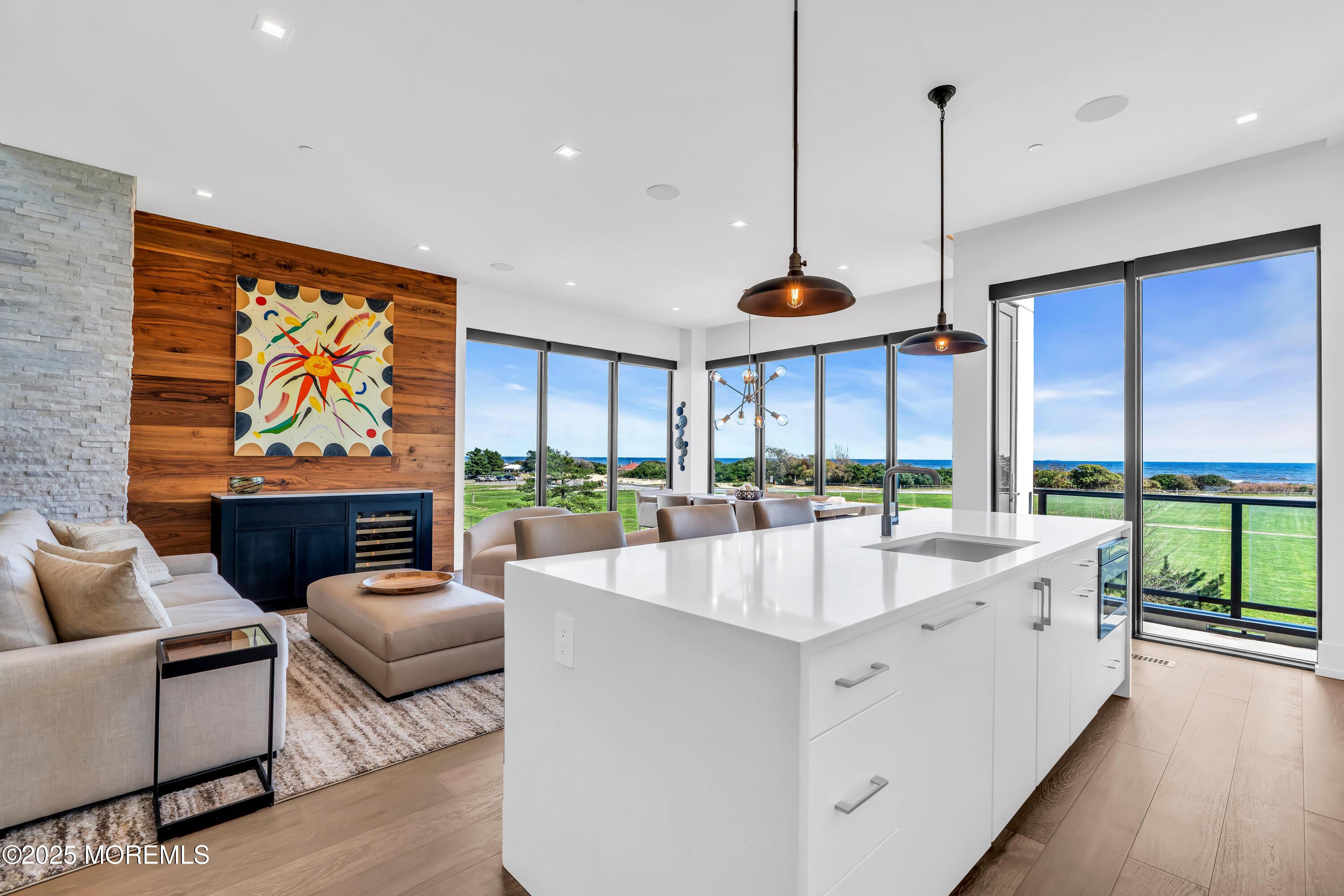 Image 4: 002_dsc03759_735