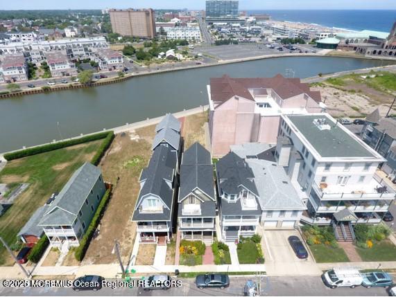 Image 3: 25 Seaview and 22 lake 5